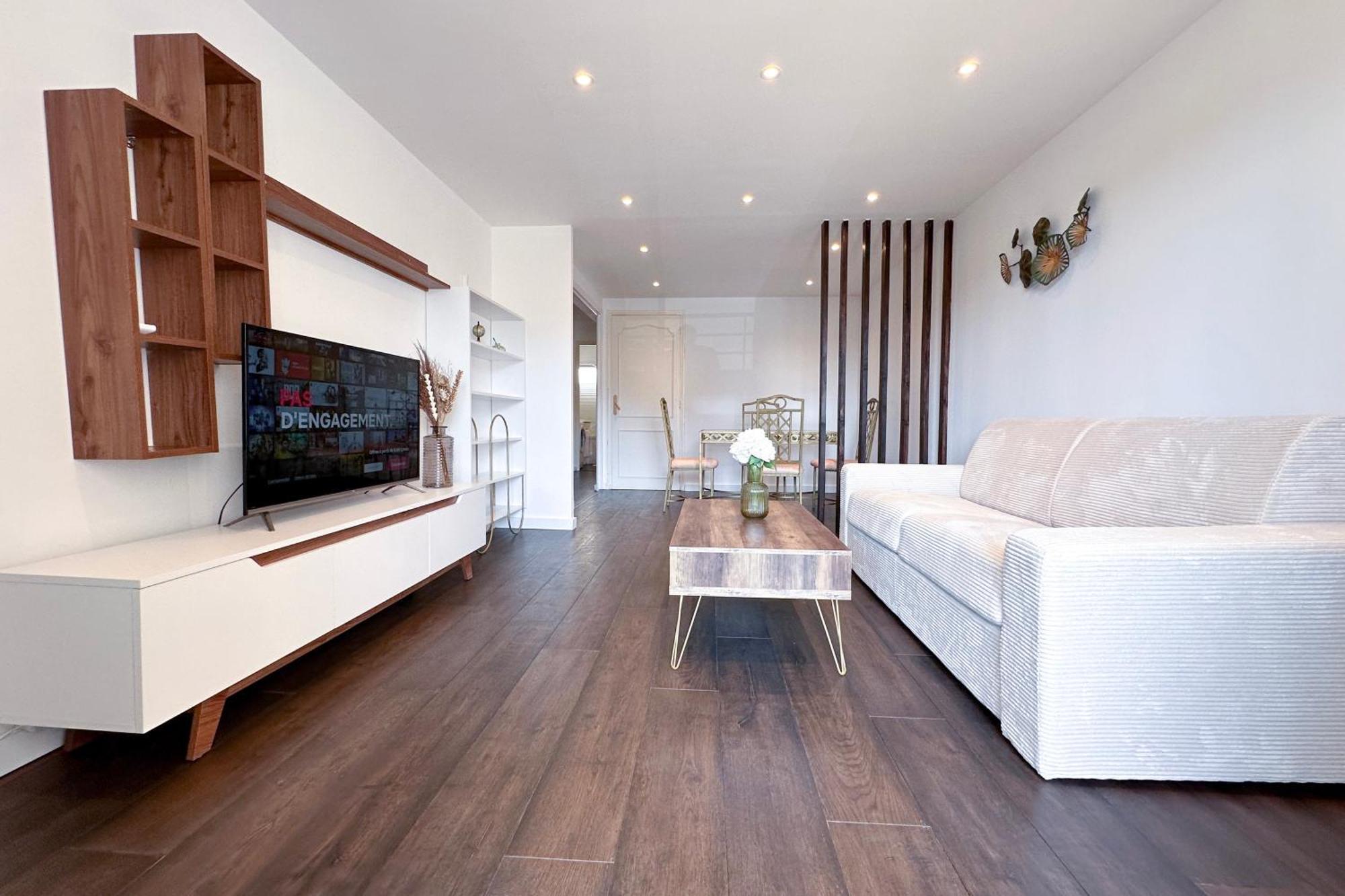 Poincare 4 - Lumineux, Renove, Central Et Calme A Juan Les Pins アンティーブ エクステリア 写真